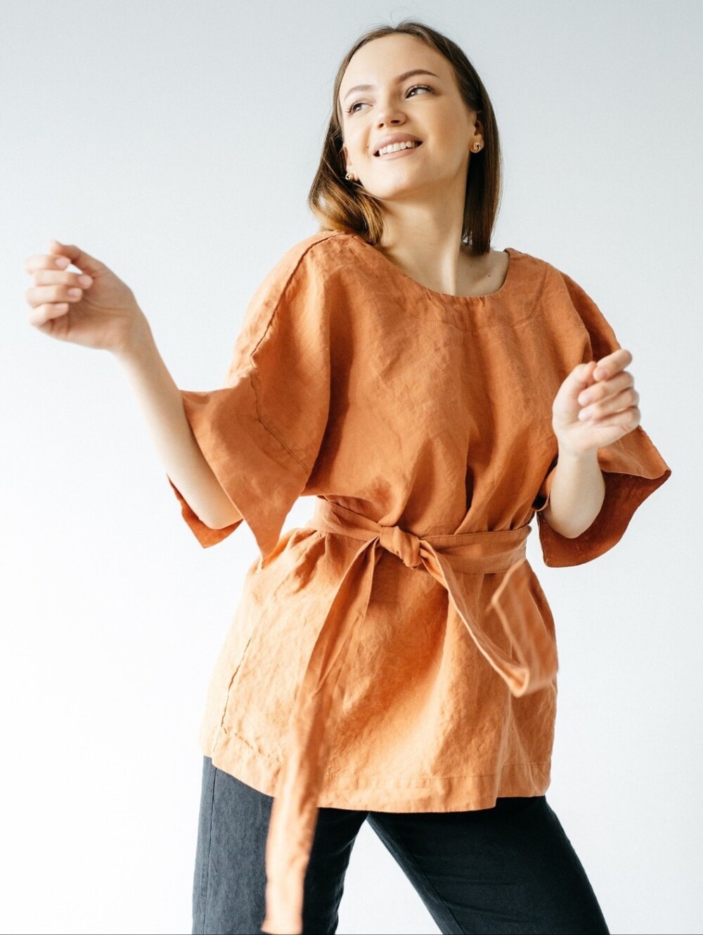 LenokLINEN Women's Relaxed Linen Top - in Clay